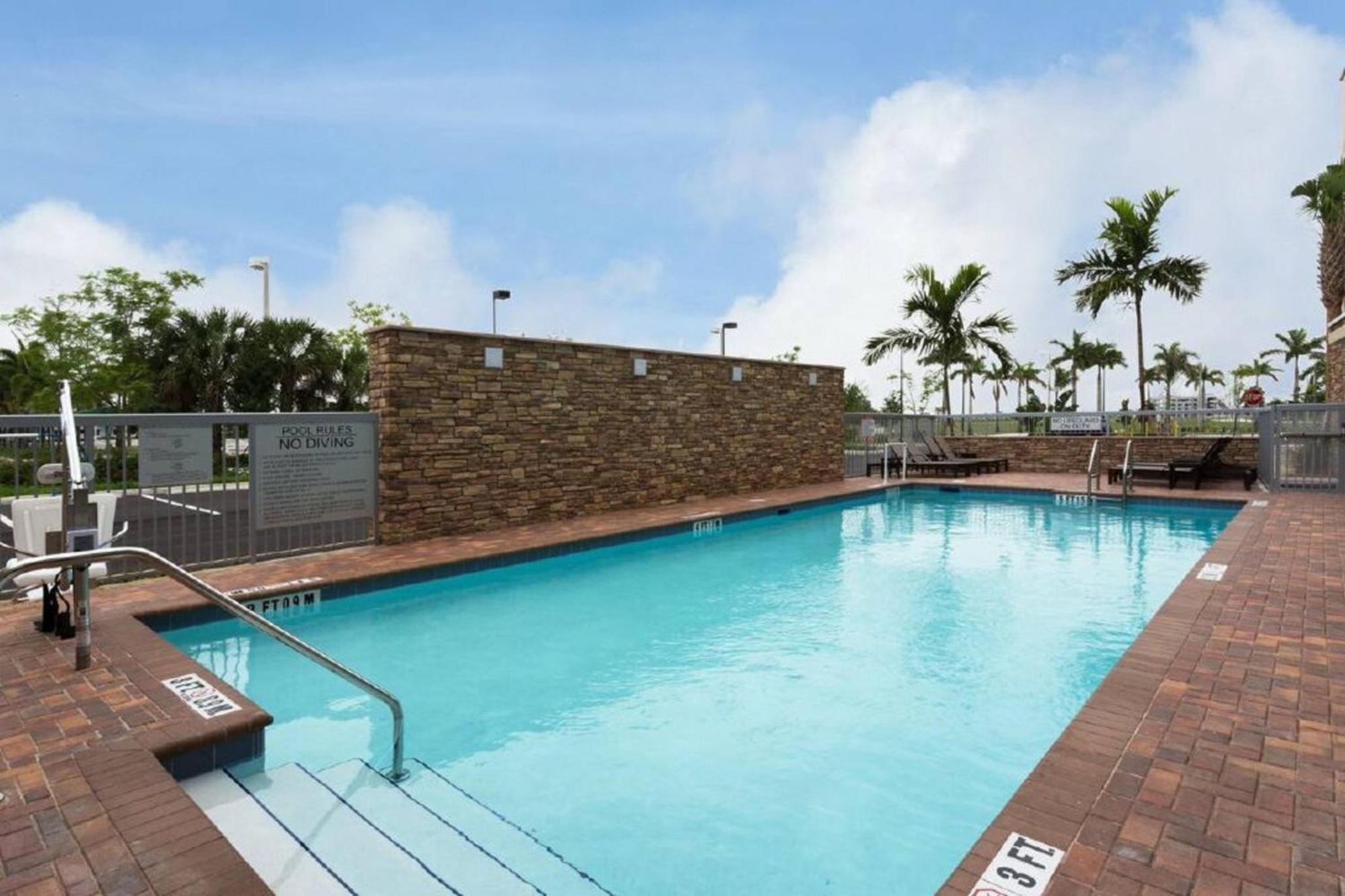 Fairfield Inn & Suites By Marriott Fort Lauderdale Pembroke Pines Εξωτερικό φωτογραφία
